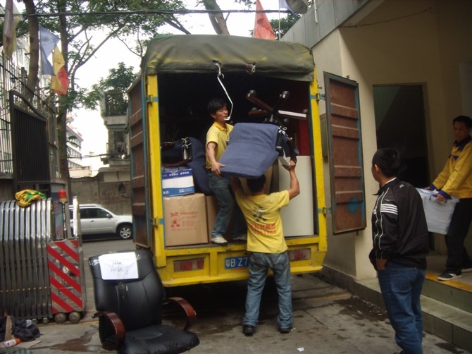 廣州搬家現(xiàn)場(chǎng):供電局搬家