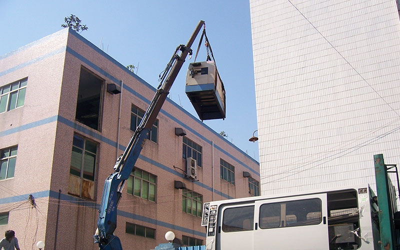 廣州黃埔區(qū)搬家公司:希華電子搬運(yùn)