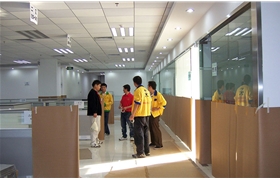 廣州搬家現(xiàn)場(chǎng)：精達(dá)公司搬運(yùn)